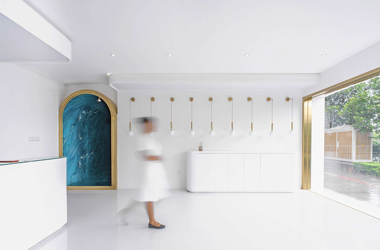 ÌØÉ«ÃÀÈÝ»áËùǰ̨½Ç¶È¶þ×°ÐÞÉè¼Æ