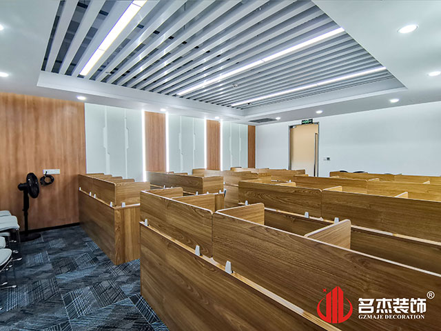 ¹ãÖÝ2121·Ç·²×°ÊÎÉè¼Æ¹«Ë¾Í¼²á