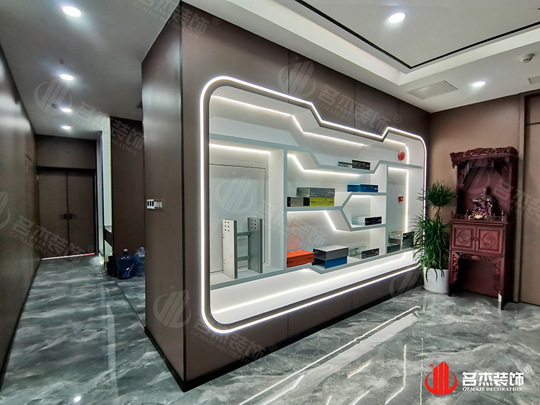 ����װ�����